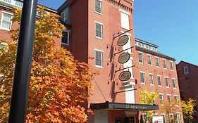 The Common Man Inn & Restaurant